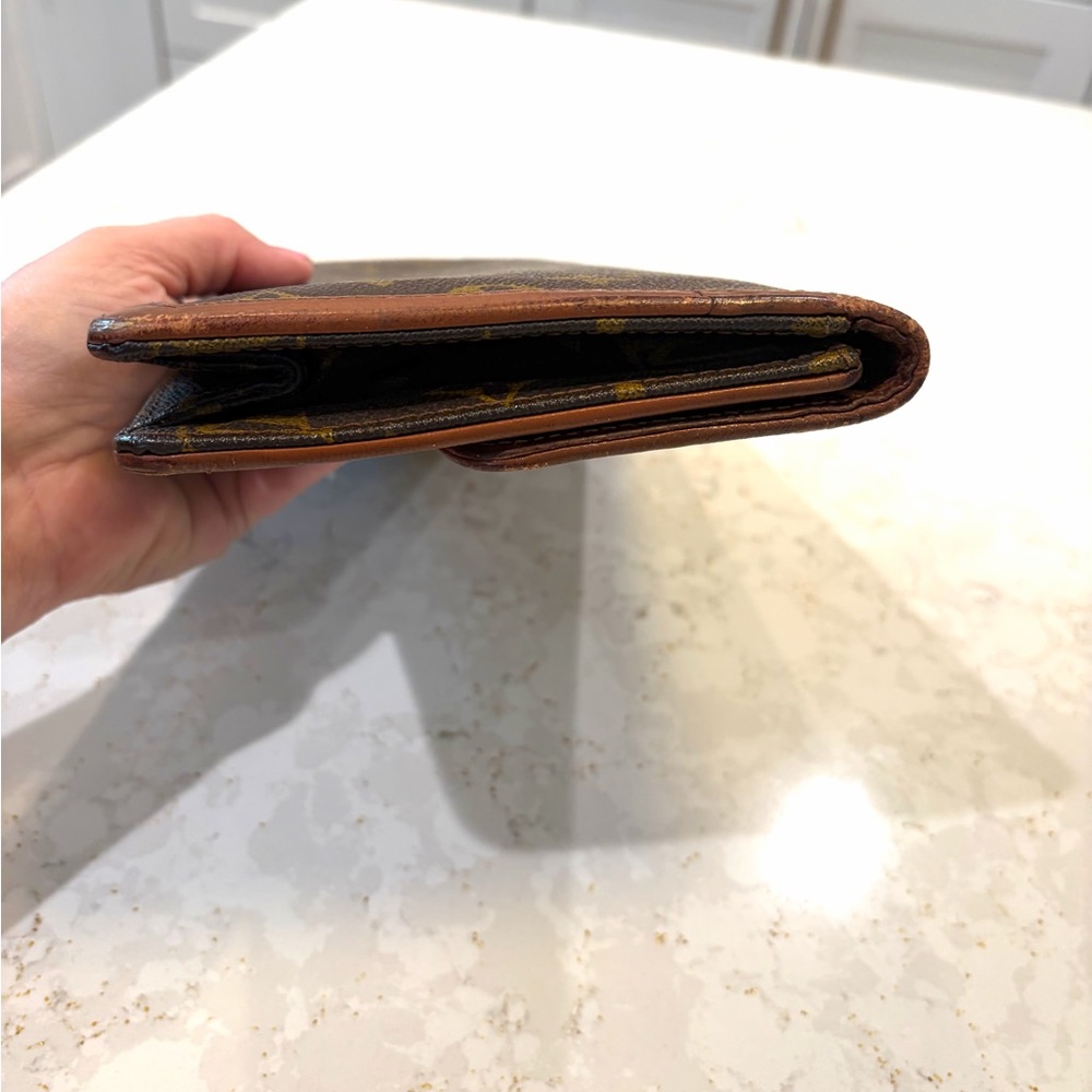 Designer Monogram Vintage Leather Clutch Bag - Picture 3 of 14